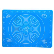 Silicone baking mat with measurements for precise baking