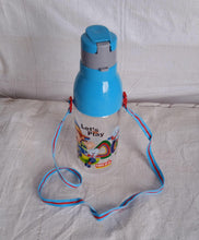 Sports water bottle with insulated design, straw, and dori